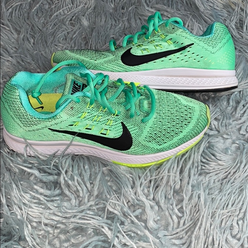 Nike sneaker size 8.